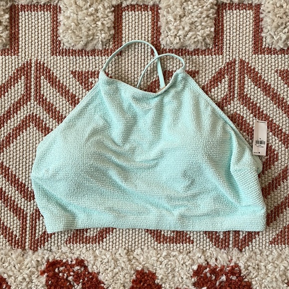 High-Neck Textured Cropped Tankini Swim Top - Picture 6 of 10